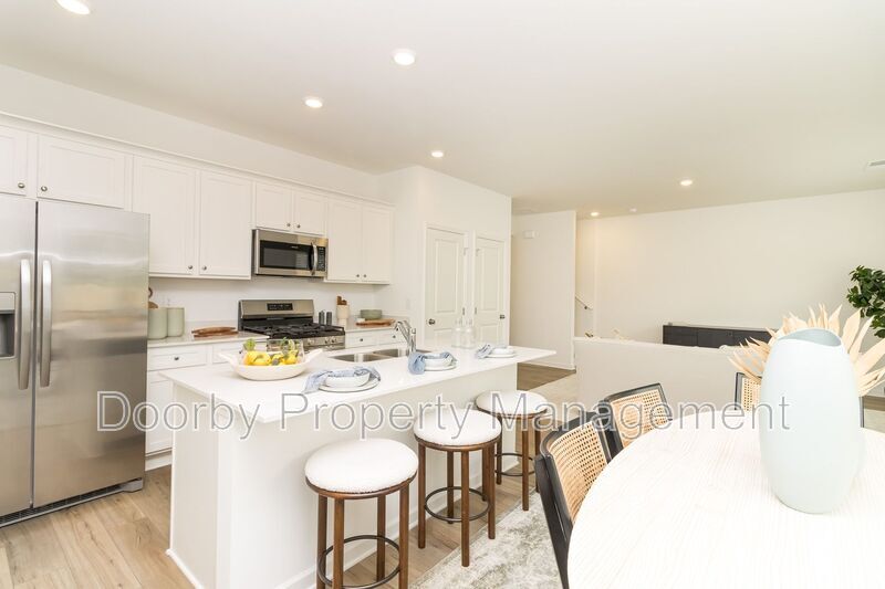 Building Photo - 114 Saddlebred Wy