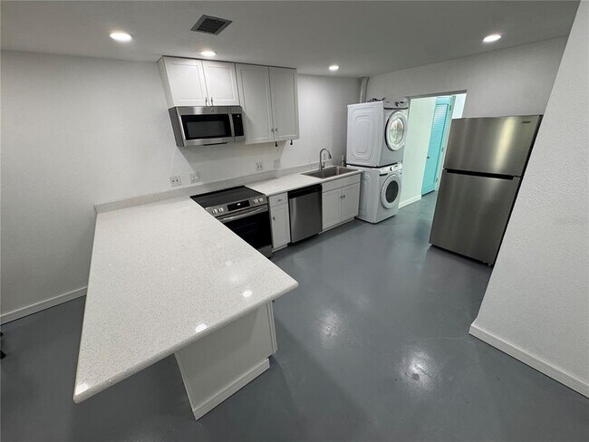 Building Photo - 5720 13th Ave N