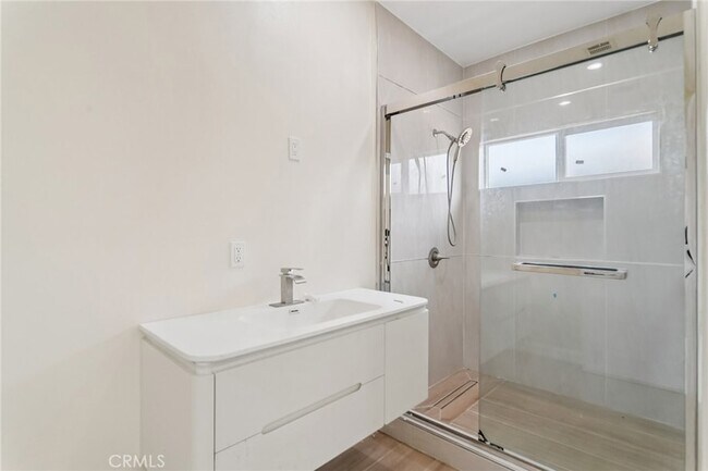 Building Photo - 10121 Eagle Ave