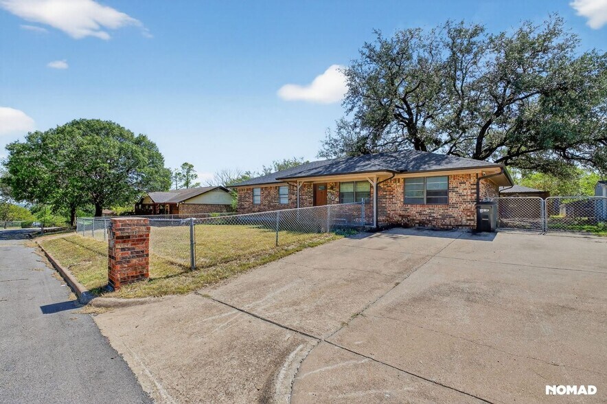 Building Photo - 604 Fegan St