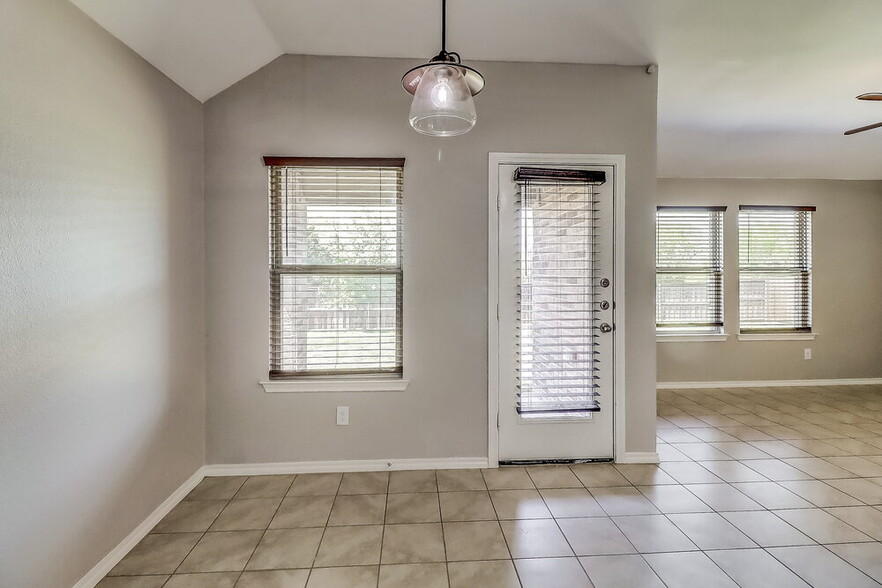 Building Photo - 2520 Caden Ct