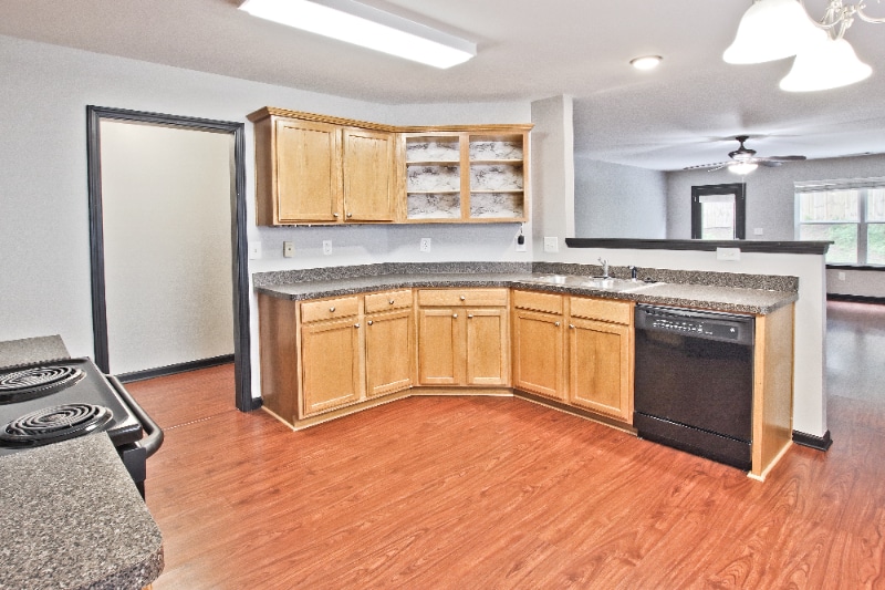 Building Photo - 462 Walnut Woods Dr