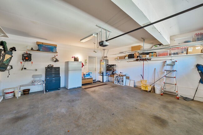 Building Photo - 9952 Spring View Way