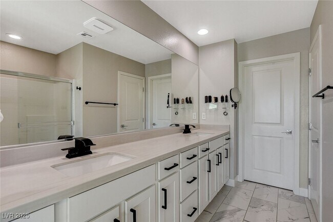 Building Photo - 9716 Jade Rise Ave