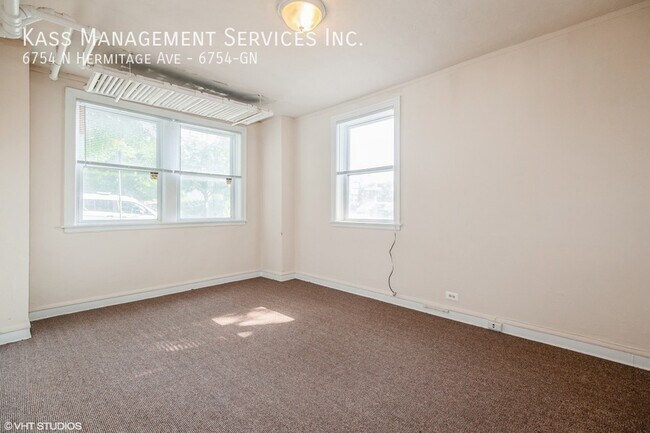 Building Photo - 6754 N Hermitage Ave