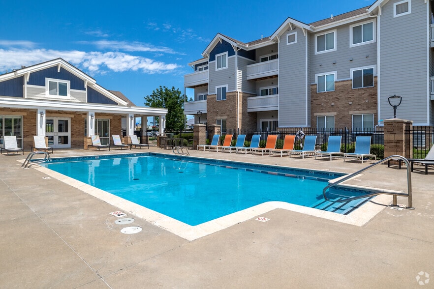 Saltwater Swimming Pool - SunSTONE at MarketPlace Apartments