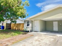 Building Photo - 414 Live Oak Ln