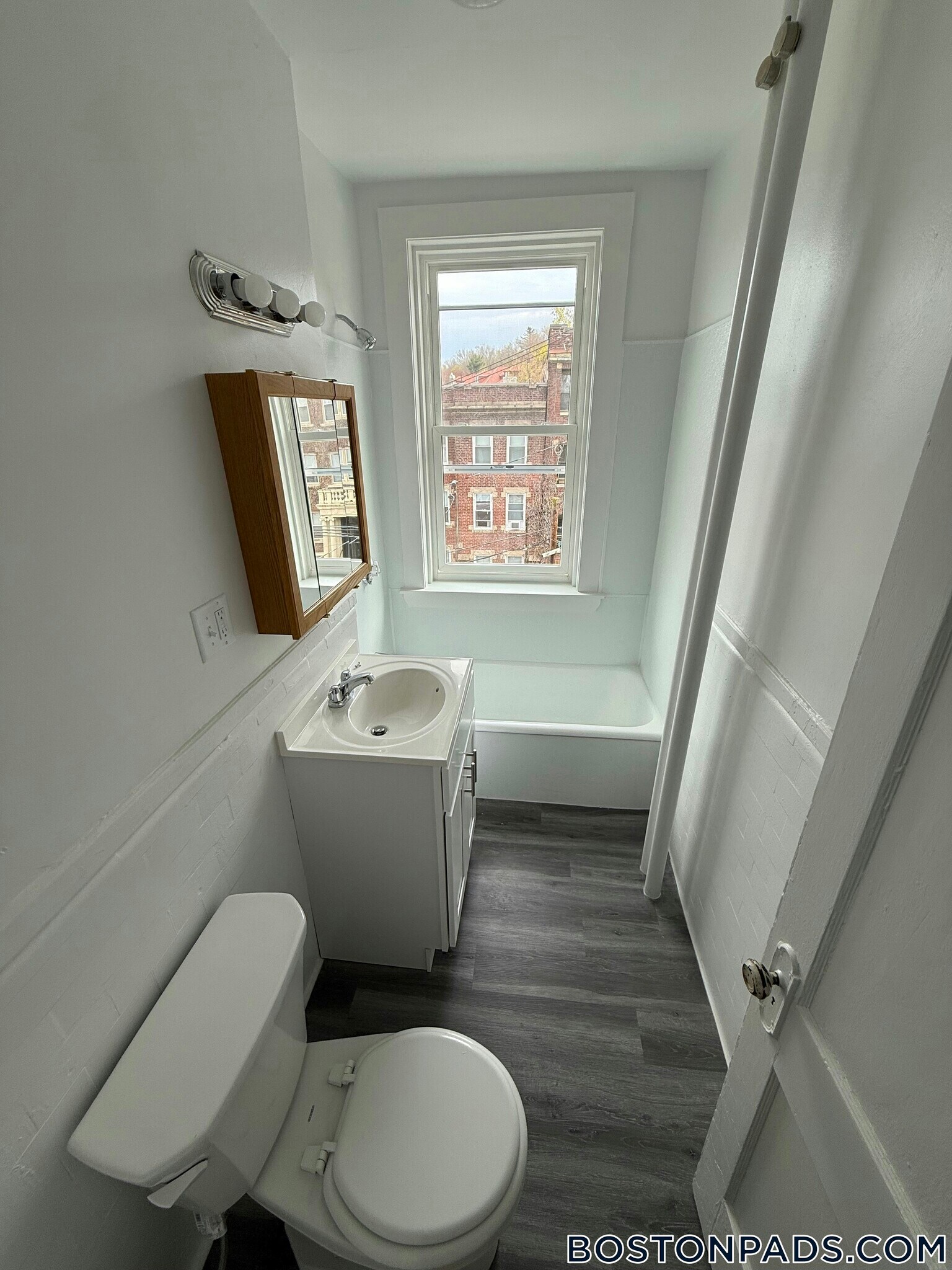 Building Photo - 109 Brainerd Rd