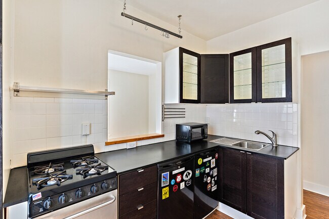 Building Photo - 115 Bellevue Ave E