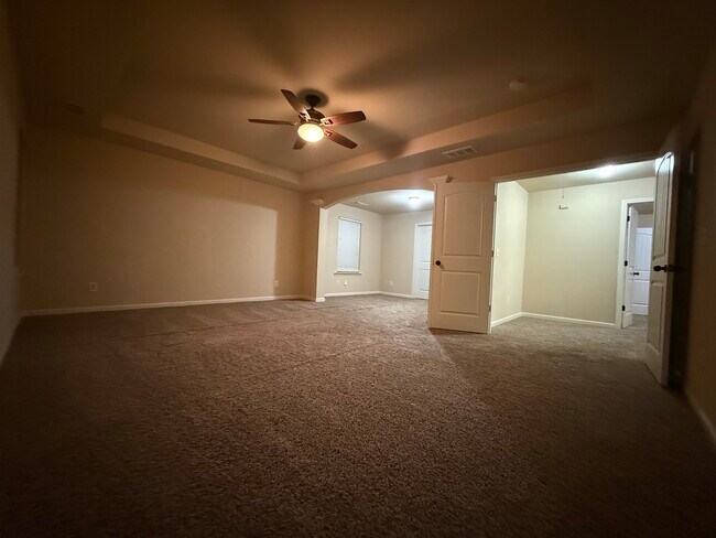 Building Photo - 2056 Tweed Dr