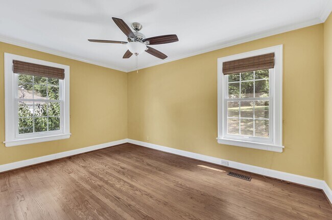 Building Photo - 5040 Stillwood Dr