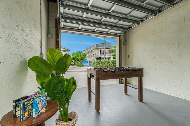 Building Photo - 616 NE 16th Terrace