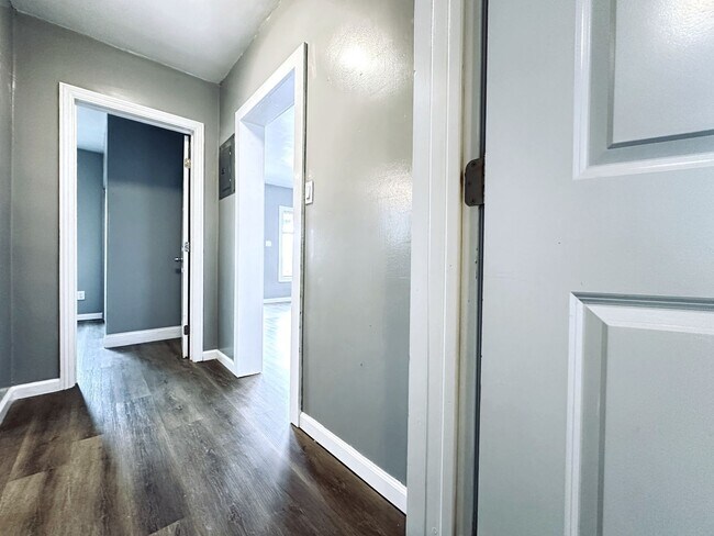 Building Photo - 574 Duboce Ave