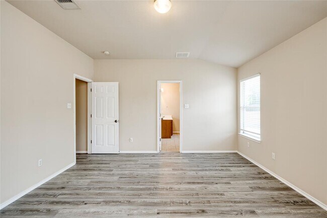 Building Photo - 2509 Pearson Way