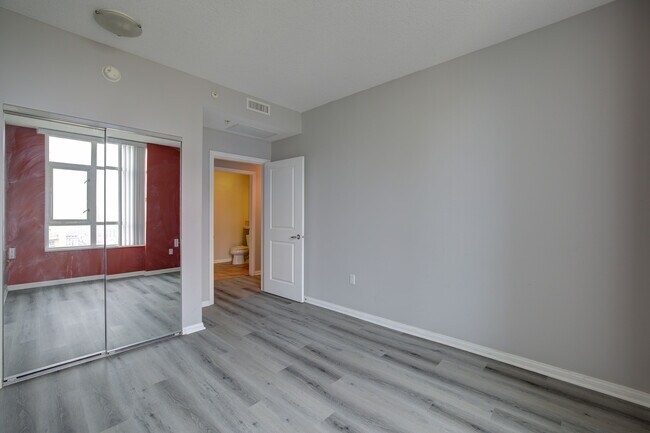 Building Photo - 850 Beech St