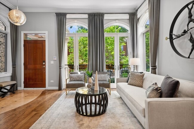 Building Photo - 1925 N Bissell St