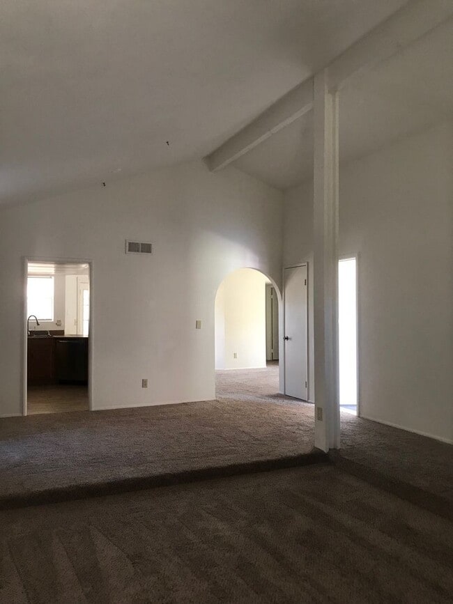 Building Photo - Beautiful 55+ Ahwatukee neighborhood spacious 2/br 2/ba home -  Rent Includes membership to Ahwat...
