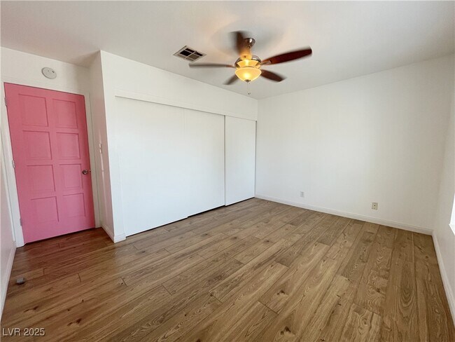 Building Photo - 3548 Silver Bend St
