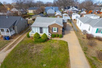 Building Photo - Charming And Cozy 2 Bedroom Home