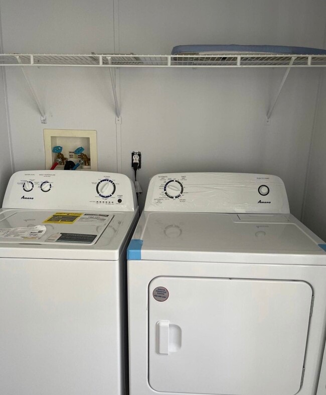 Building Photo - 8179 Sandwedge Terrace