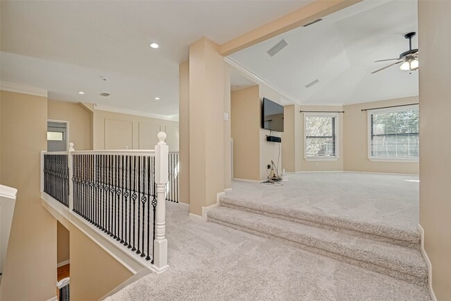 Building Photo - 11 Gabled Pines Pl