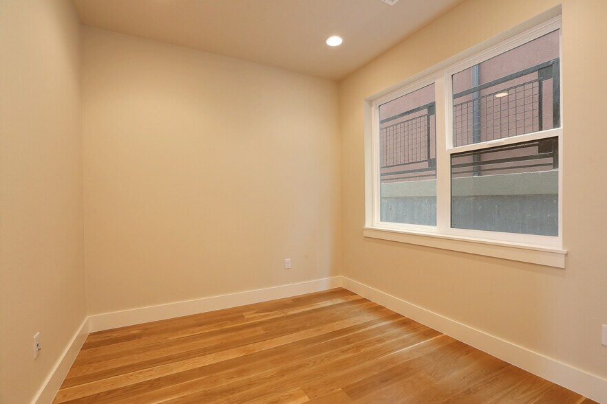 Building Photo - 3036 Zuni St