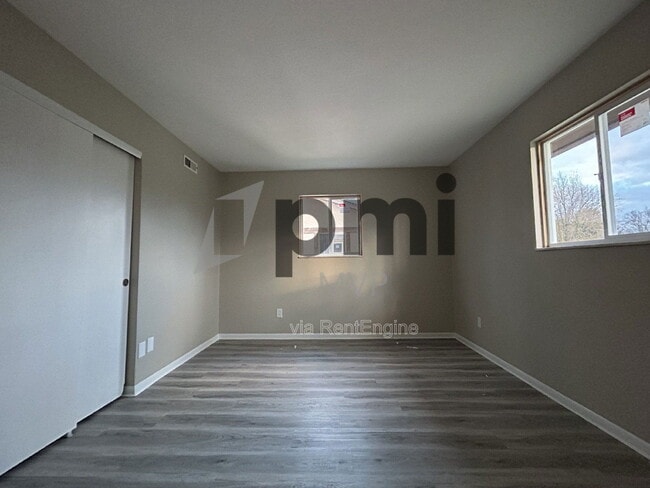 Building Photo - 828 Whitethorne Ave