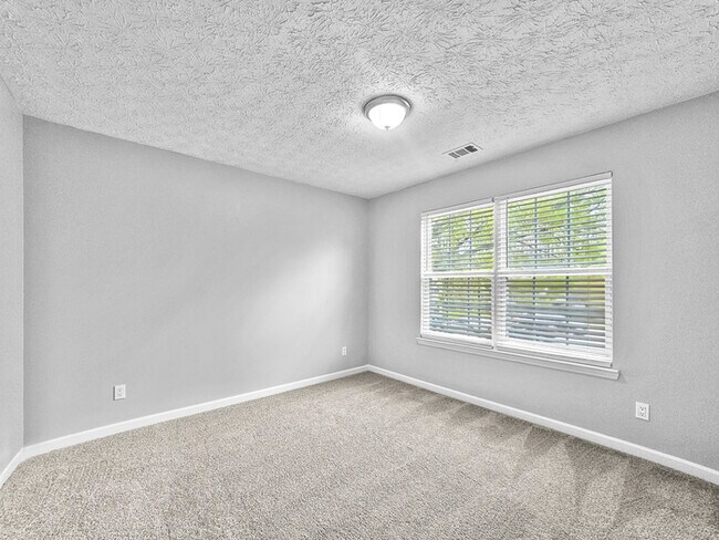 Building Photo - 1236 Liriope Ln SE