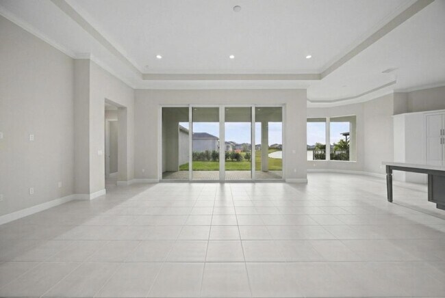 Building Photo - 5741 Beechnut Dr