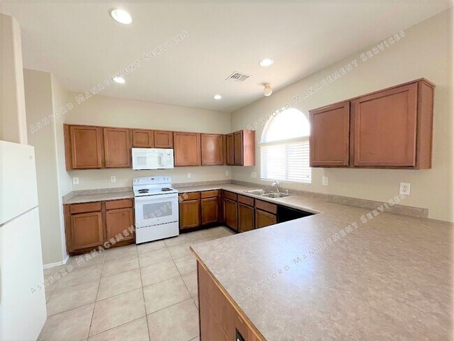 Building Photo - 2417 S 90th Glen