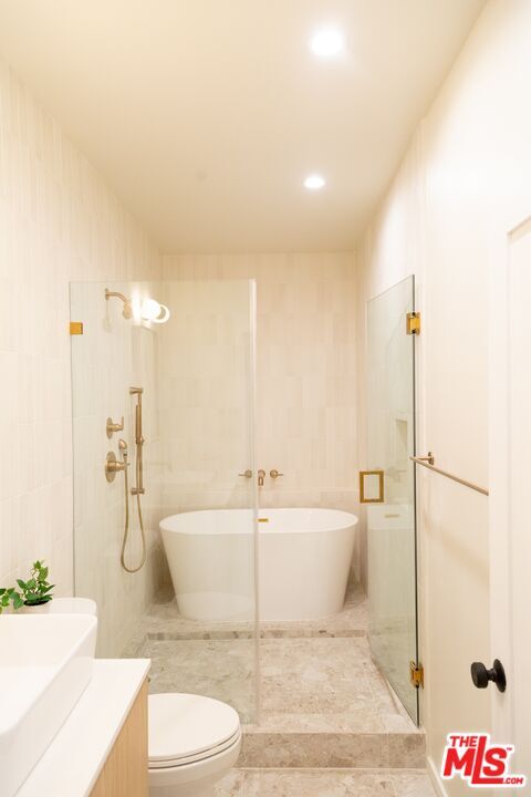 Building Photo - 1409 N De Longpre Ave