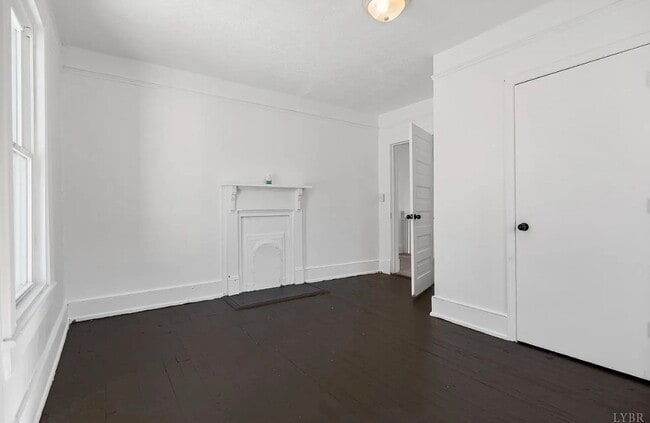 Building Photo - 620 Berryman Ave