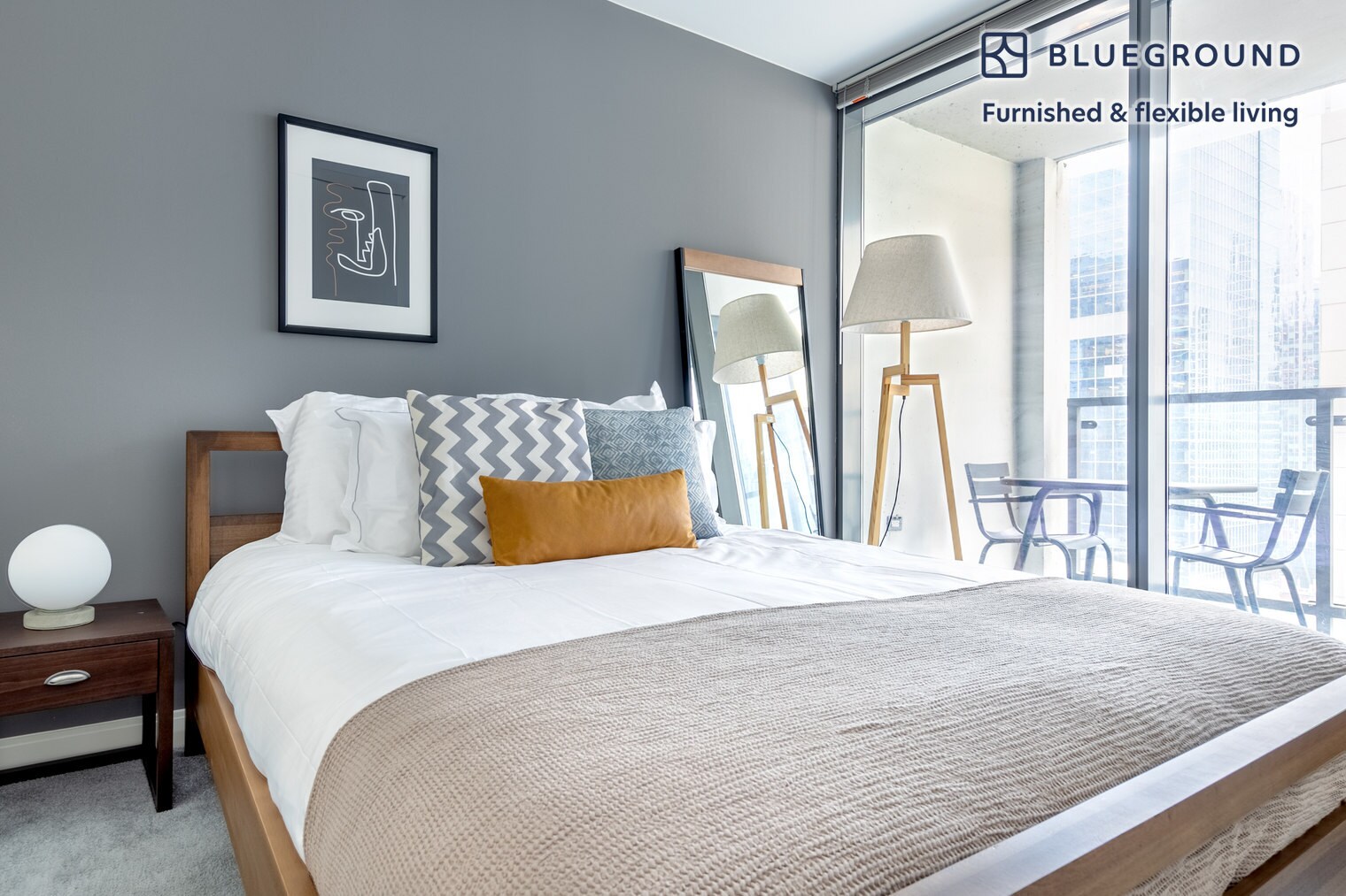 Building Photo - 210 N Wells St