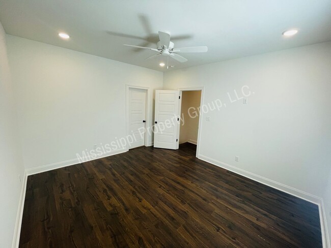 Building Photo - 3BD/3.5BA FOR RENT IN MEADOWCREST