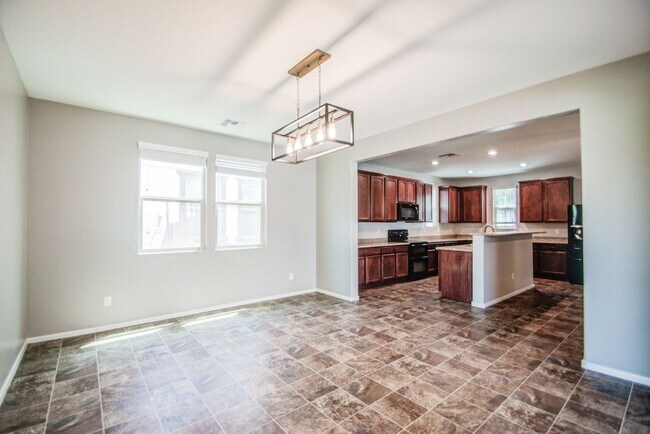 Building Photo - Stunning 3 bed plus Loft in Copper Ranch!