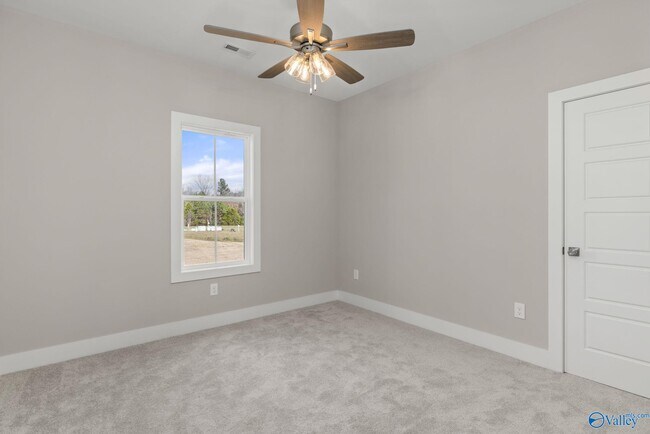 Building Photo - 219 Bush Rd SE