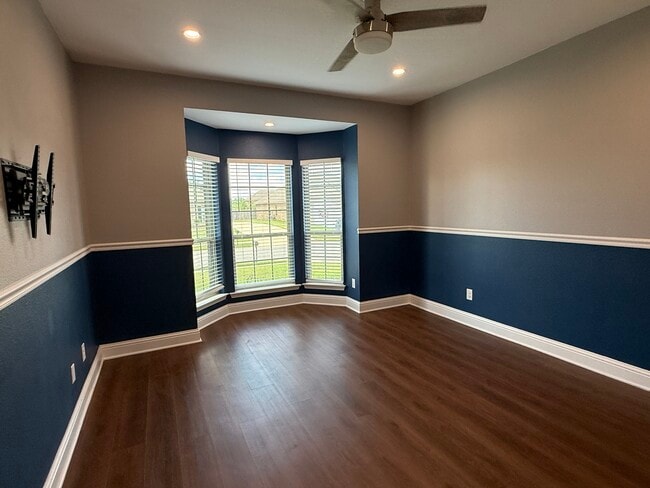 Building Photo - 10510 Dunmore Dr