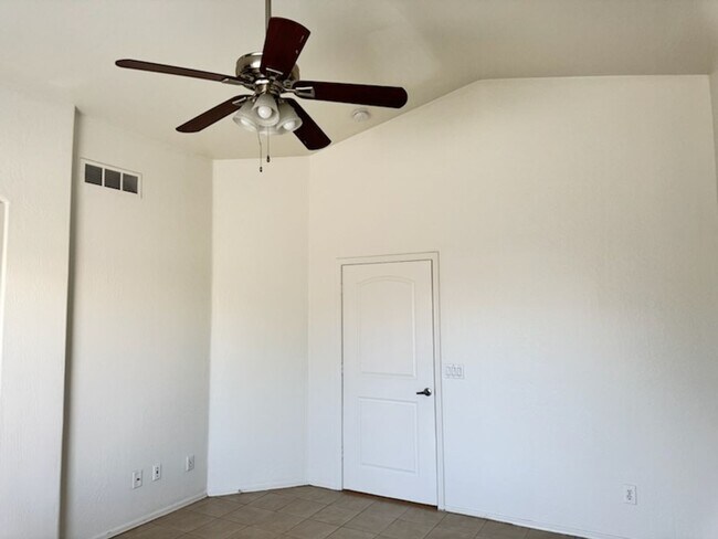 Building Photo - Jewel in South Tempe 3 bedroom rental