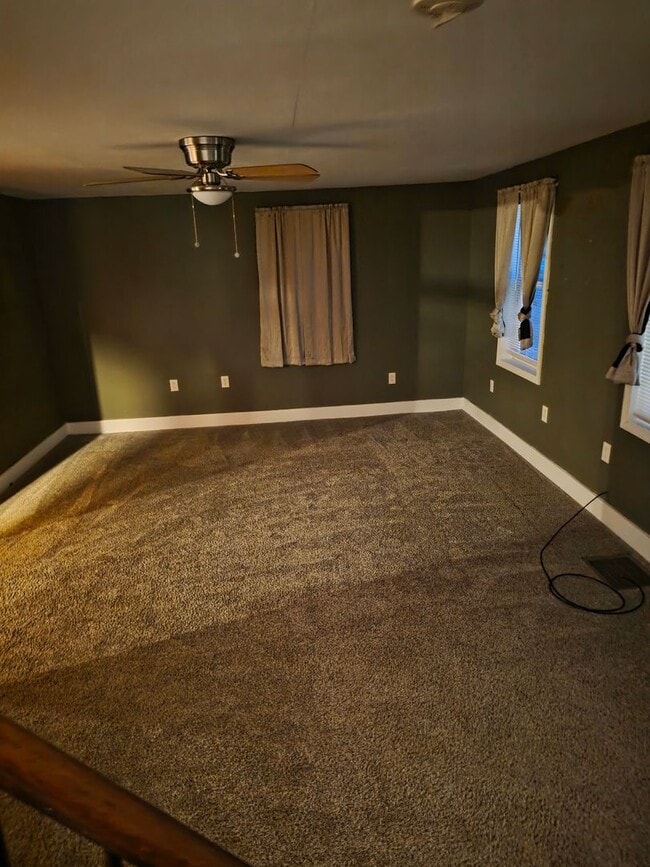 Building Photo - 3 Bedroom single family house