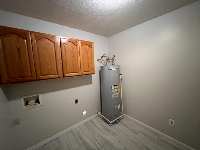 Building Photo - 133 N Ridge Dr