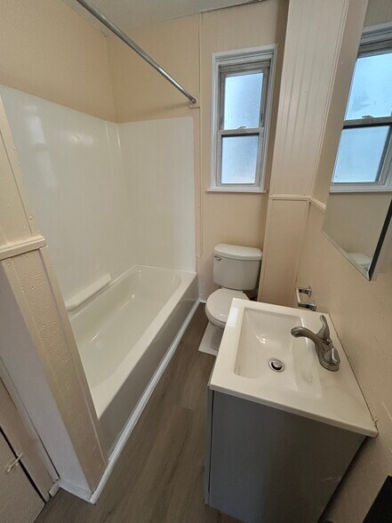 Building Photo - 14 McElwain Ave