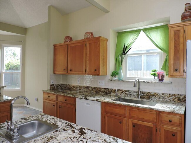 Building Photo - 12609 Deer Falls Dr