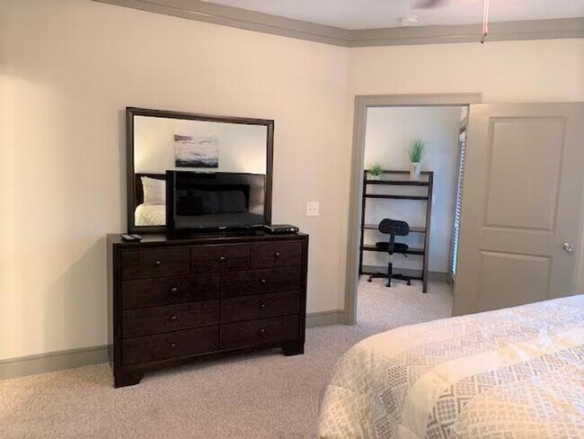 Building Photo - 50 Venue Wy