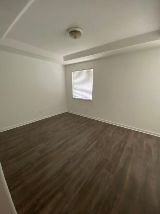 Building Photo - 2208 Shoma Dr