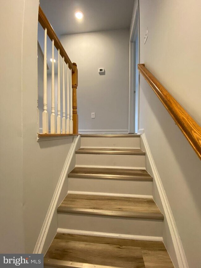 Building Photo - 5147 Mallards Landing Dr