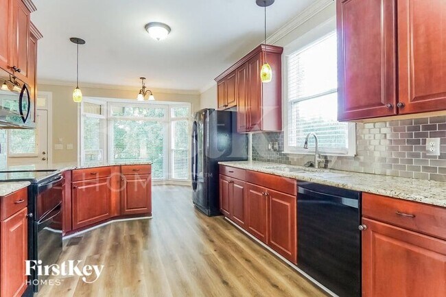 Building Photo - 2026 Laurel Lakes Ln