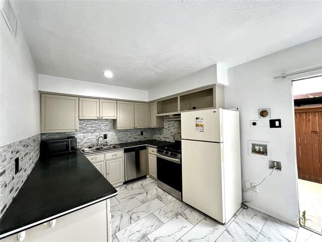 Building Photo - 3008 Brockbank Ct