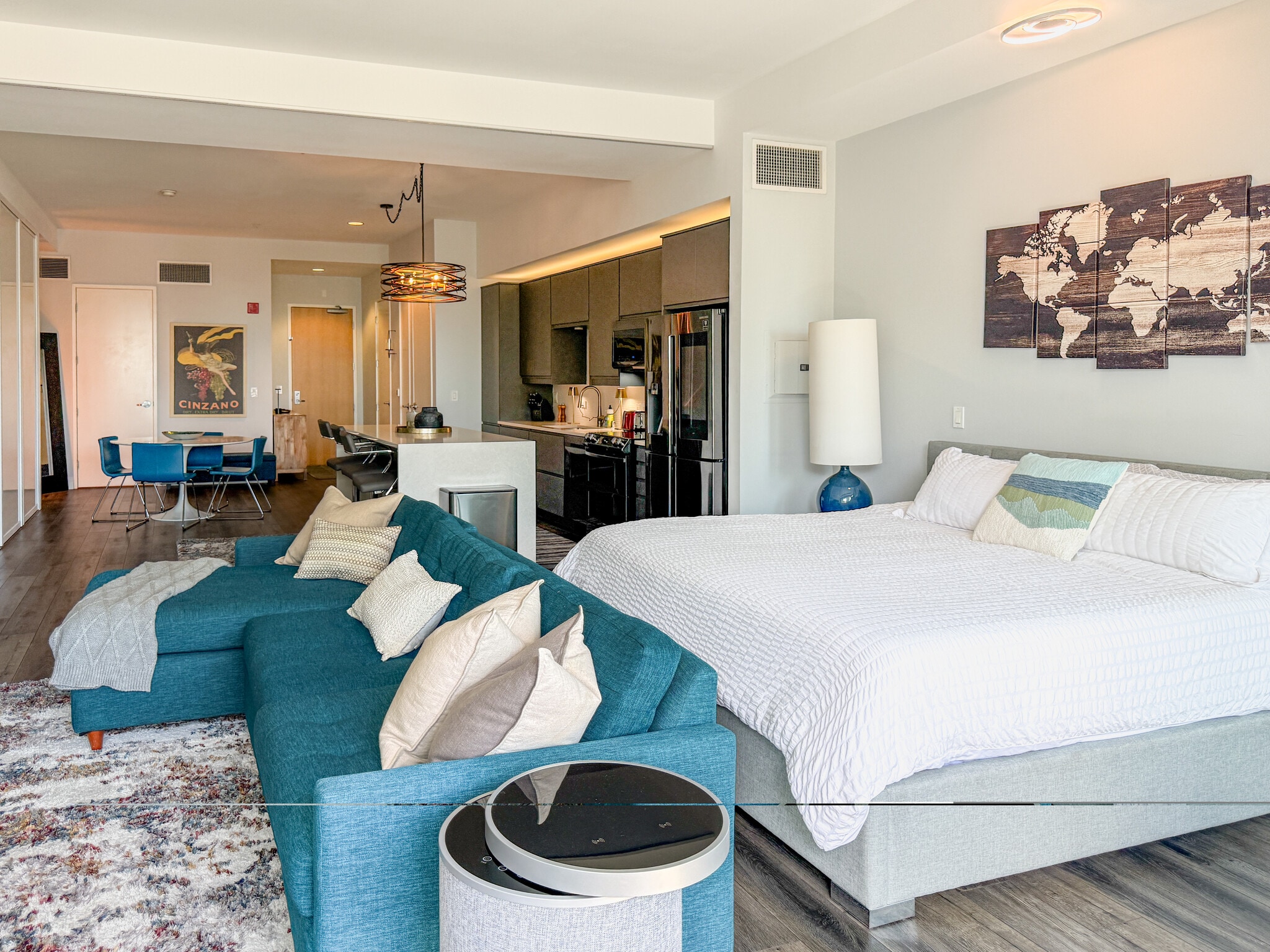 Building Photo - 350 W Ash St