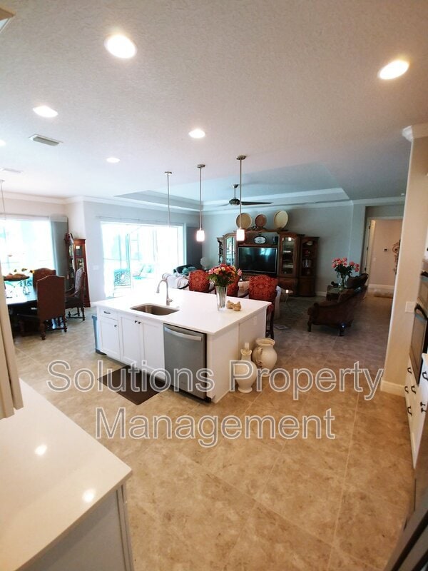 Building Photo - 918 Casa Dolce Casa Cir