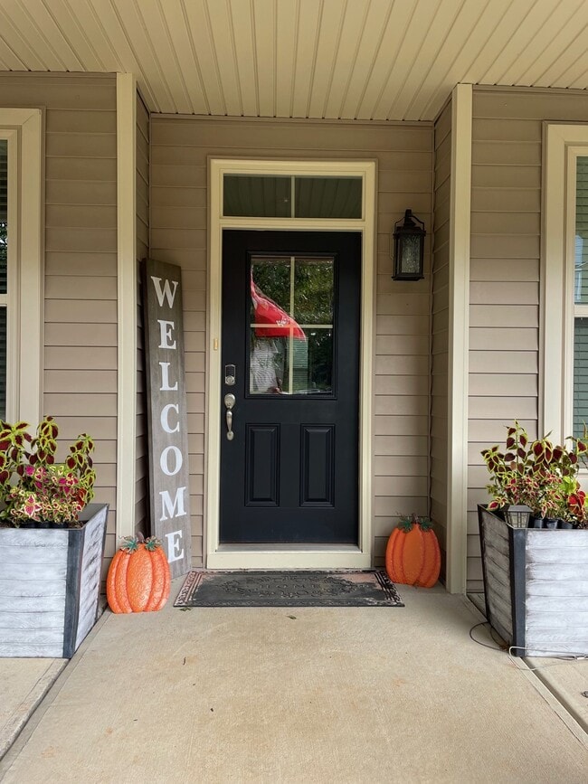 Primary Photo - 30 Summit Point